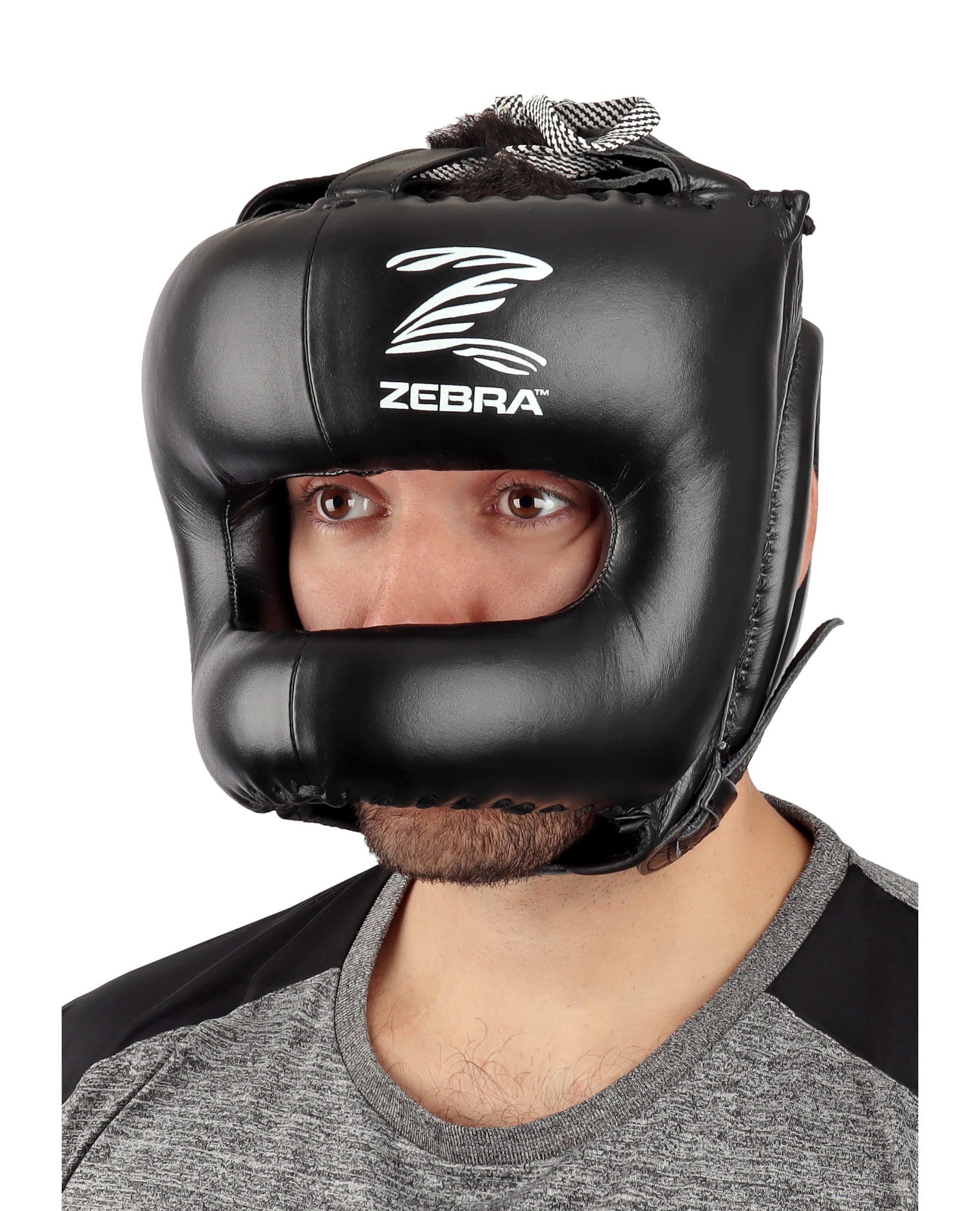 Casque boxe entraînement avec barre de protection horizontale